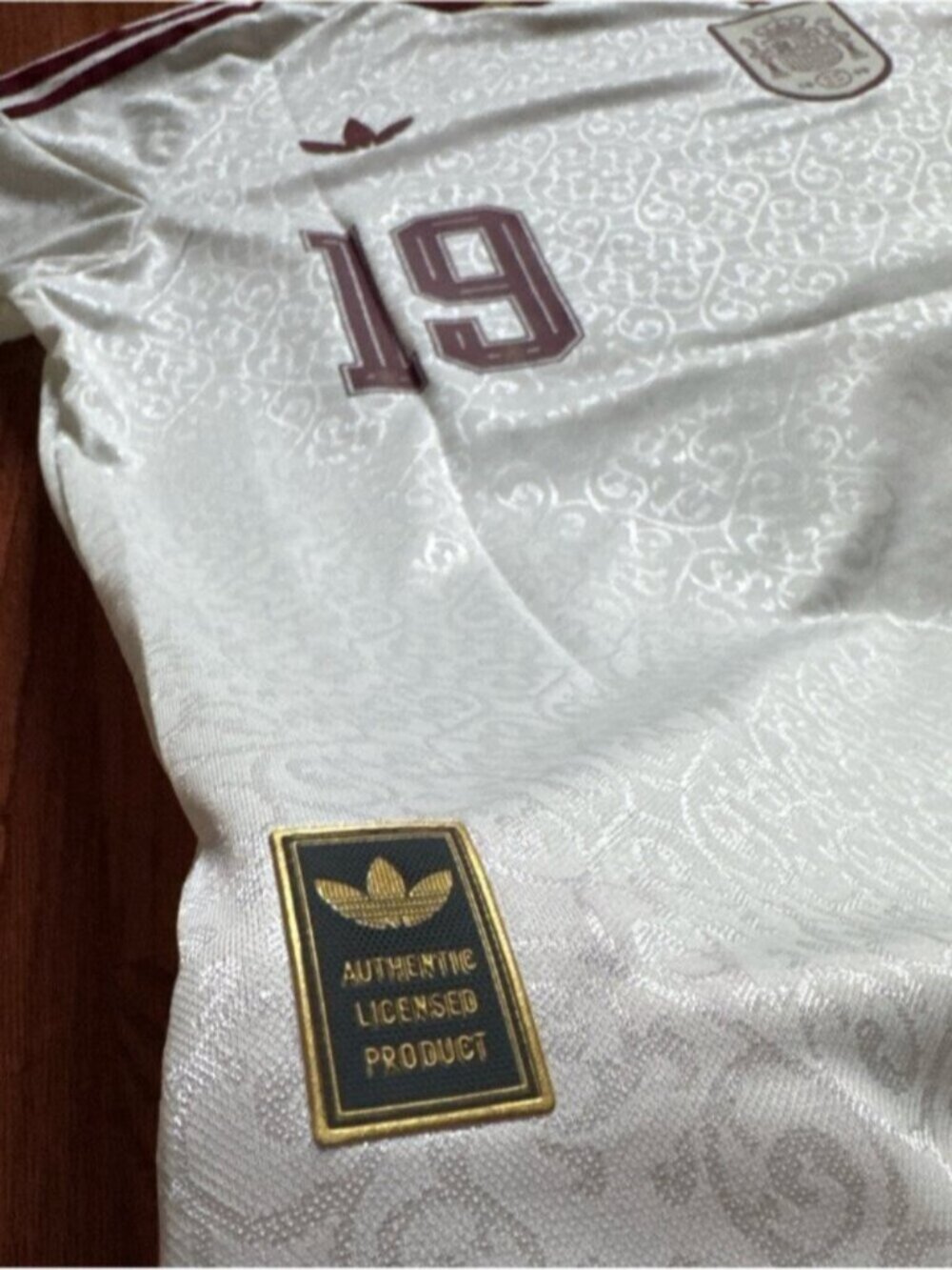 Spain Away Soccer Jersey PLAYER VERSION World Cup 2026 Lamine Yamal #19 - Picture 5 of 9